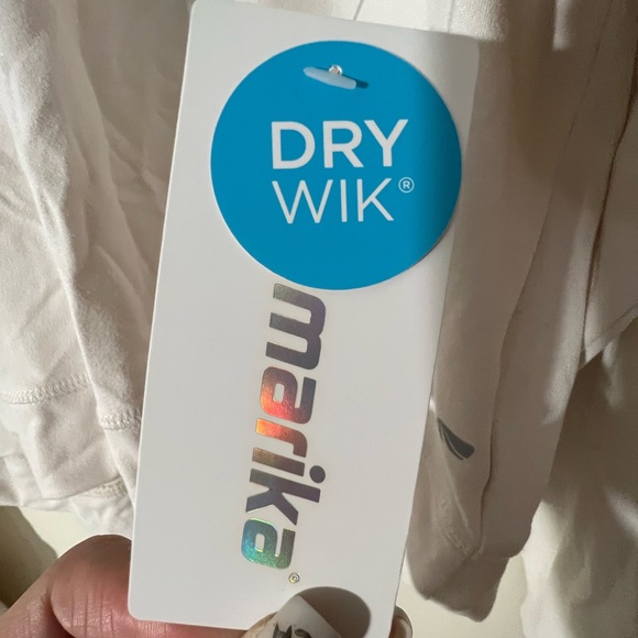 Marika Activewear - beige long sleeve slightly cropped top - Picture 4 of 10